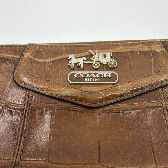 Coach Accordion Zip Brown Croc-Embossed Leather Wallet - Picture 2 of 8